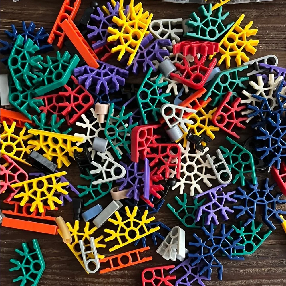 K’NEX Building Blocks Set - Picture 2 of 2